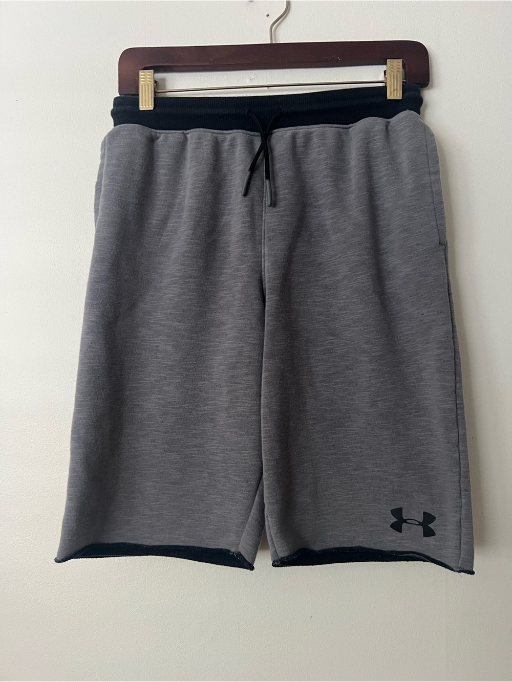Under Armour Gray/black athletic sportswear drawstring logo sweat shorts, Boys L
